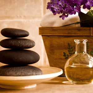 Hot Stone Oil Massage